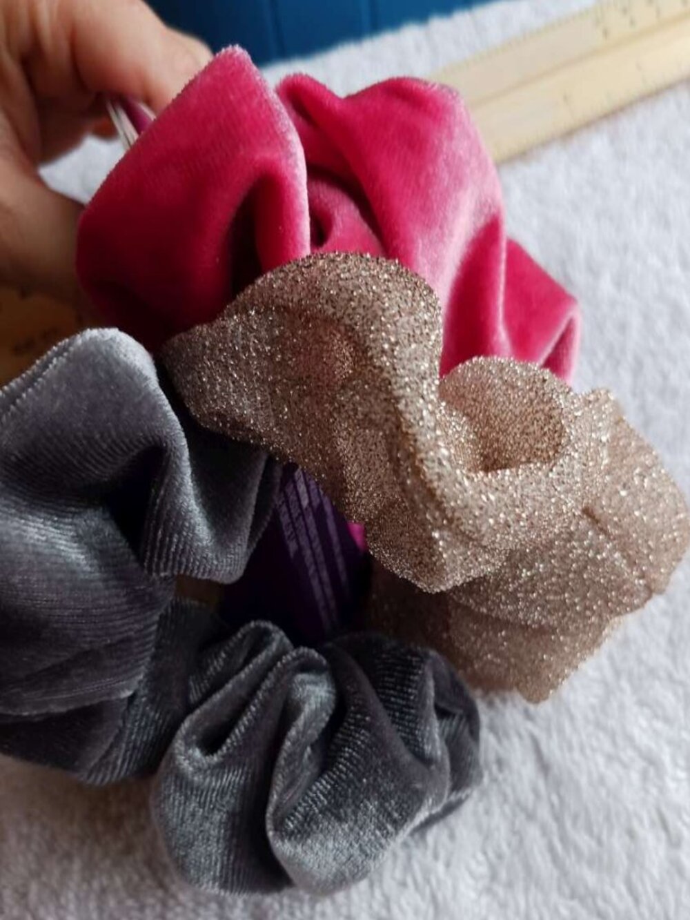 3 Goody Scrunchies Soft Velvet Fabric Tinsel Glitter Elastic Ponytailer Bands - Picture 4 of 9